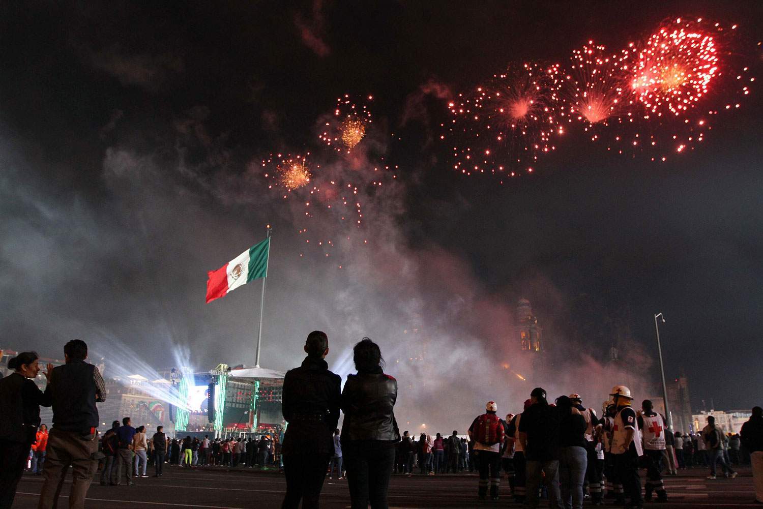 mexico-bandera-fuegos-independencia-notimex.jpg