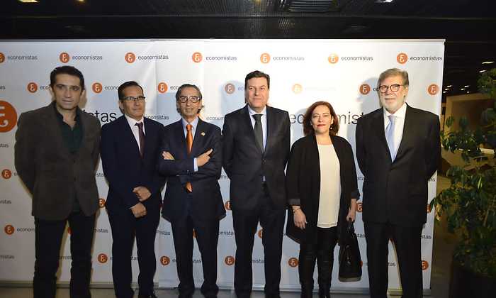 economistashomenaje.jpg
