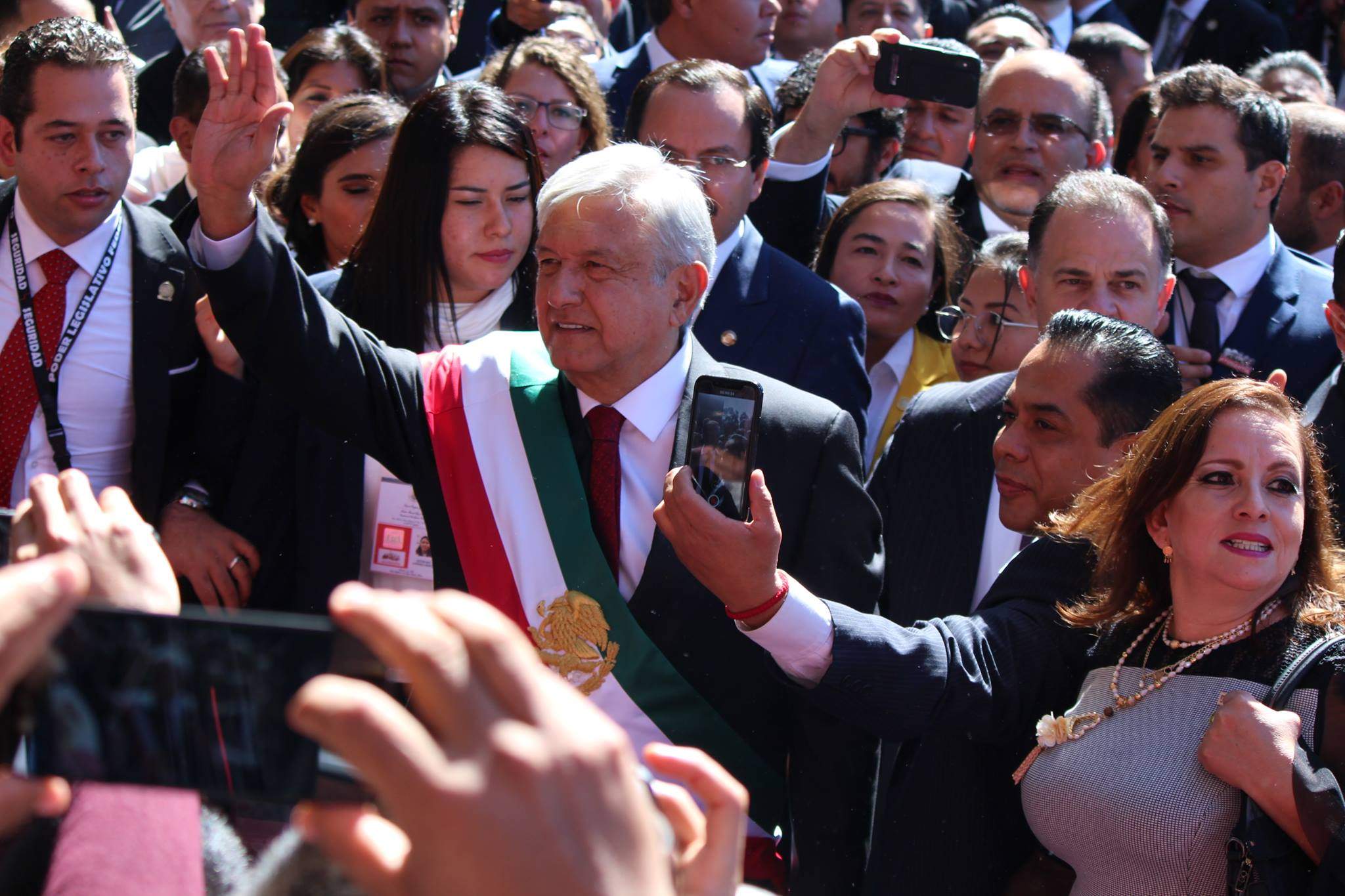AMLO-Popularidad.jpg