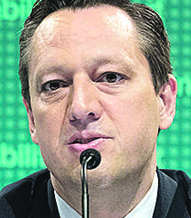Tobias Adrian 