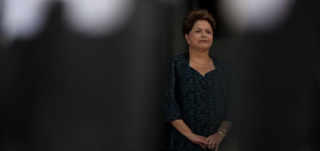 rousseff-a-oscuras-EFE.jpg