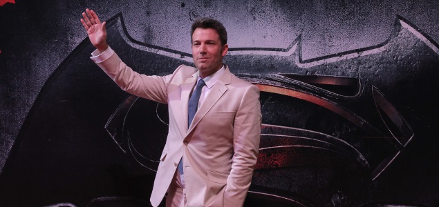 batman-superman-ben-affleck-efe-635x300.jpg