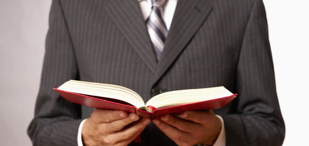 libro-empresario-traje-getty.jpg