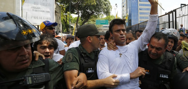 leopoldo-lopez-detenido-reuters-635.jpg