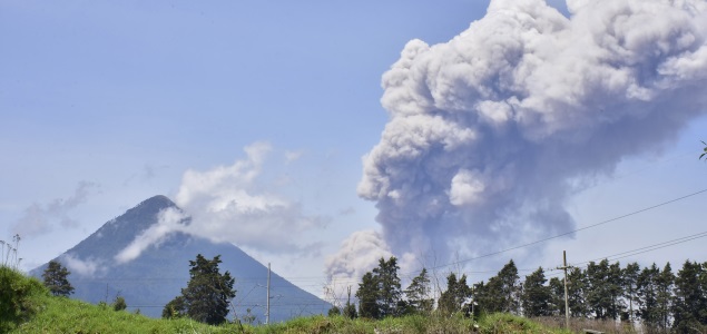 volcan-santiaguito-guatemala-efe-635x300.jpg