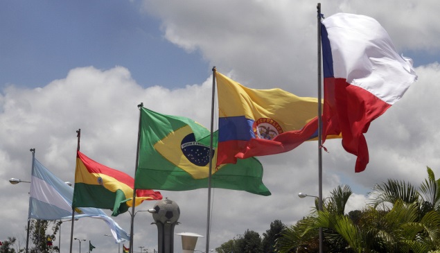 latam-banderas.jpg