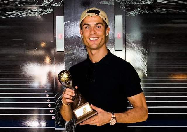cristiano-ronaldo-facebook-pestana-cr7.jpg