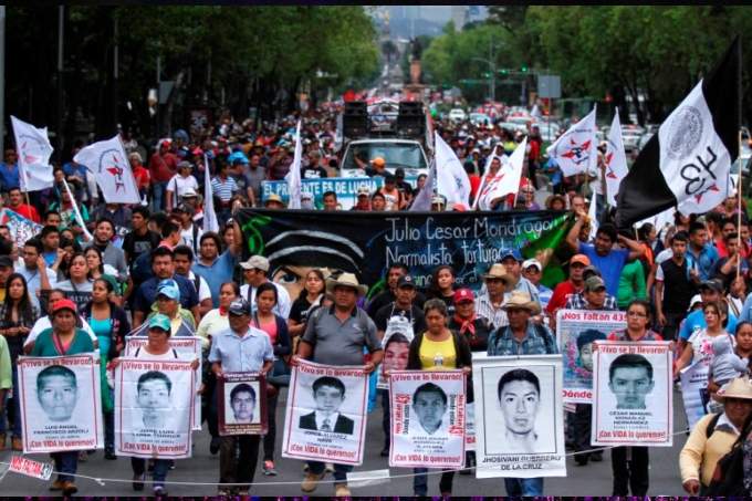 ayotzinapa-padres.jpg