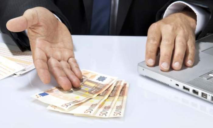 billetes-mano-portatil.jpg