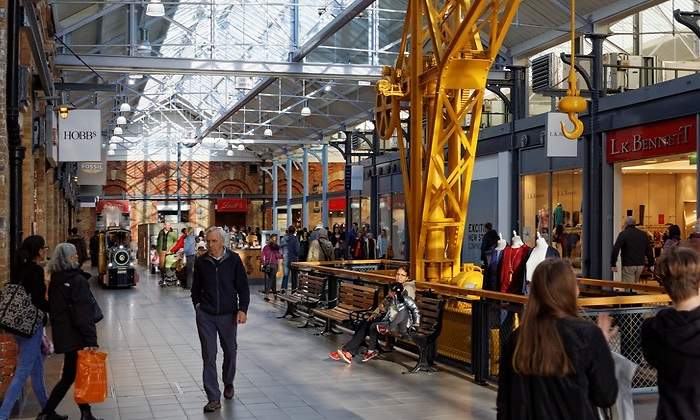 outlet-shopping-center-en-Swindon-inglaterra-dreams.jpg