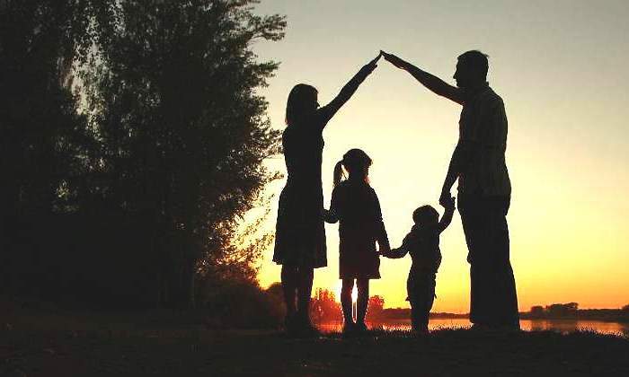 familia-sombra-dreamstime.jpg