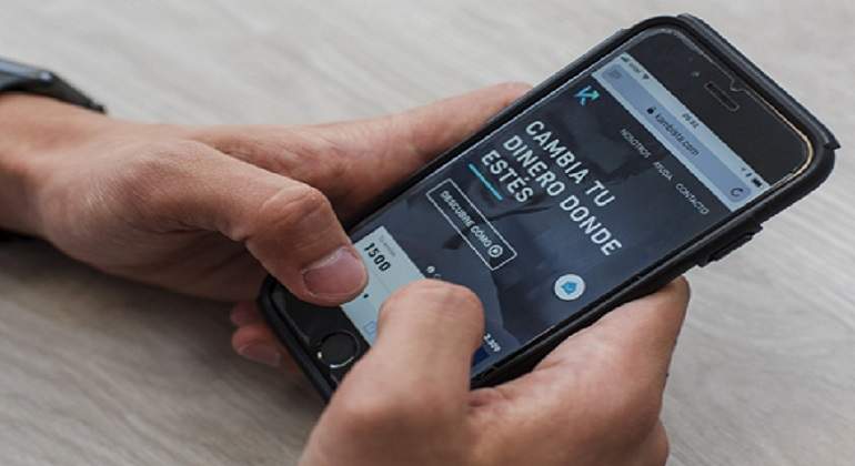 celular770.jpg