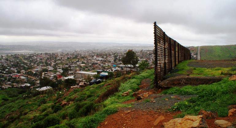 muro-frontera-mexico-eeuu-valla-efe.jpg