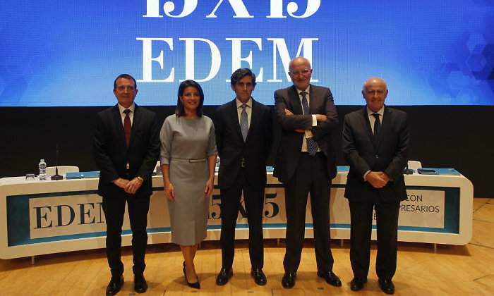 Foto de familia de la clausura del 15X15 de EDEM GUILLERMO LUCAS