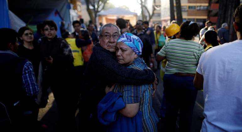 terremoto-mexico-febrero-abrazo-770x420-reuters.jpg