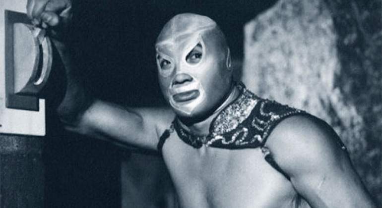 El-Santo-Tirando-rostro.jpg