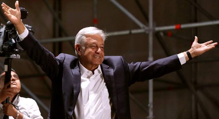 AMLO-abrazo-reuters.jpg