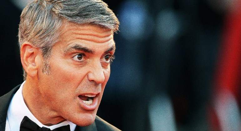 Clooney se querella contra revista francesa que publicó fotos de sus gemelos