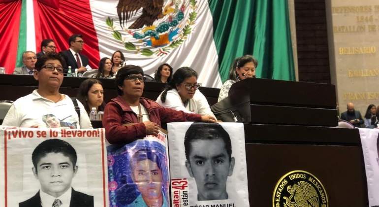 ayotzinapa-diputados-centro-prodh-770-420.jpg