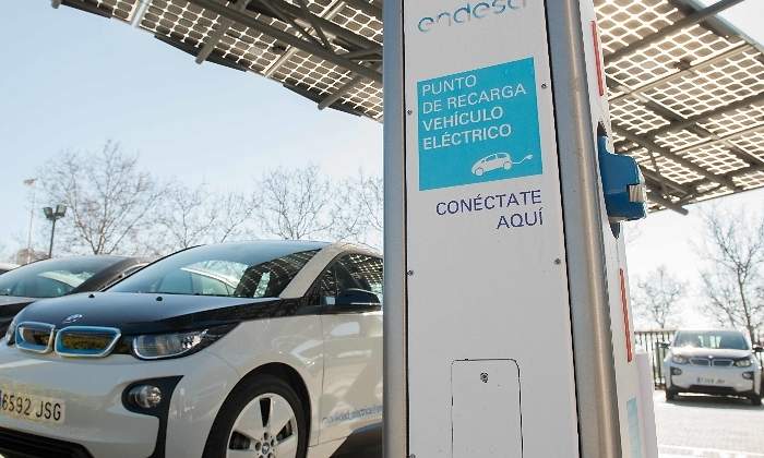 endesa-punto-carga-coche-electrico.jpg