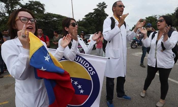 venezuela-medicos-efe.jpg