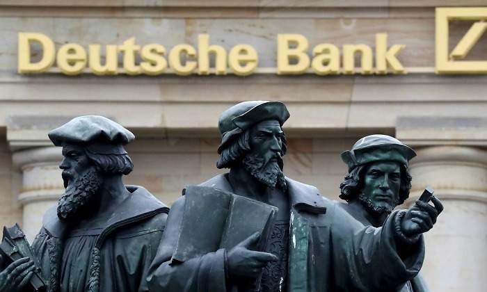 Deutsche-Bank-estatuas.jpg