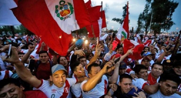 hinchas-peruanos