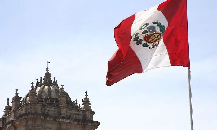 peru-bandera-getty-2.jpg