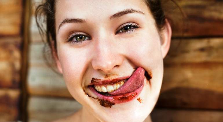 chocolate-chica-feliz-cacao-getty.jpg