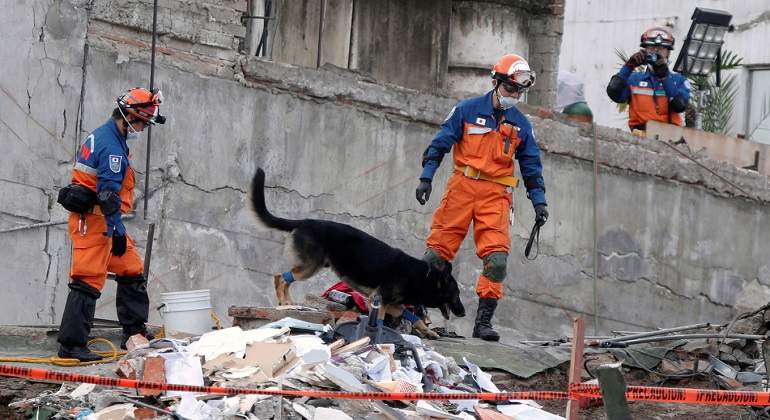 Mueren dos mujeres por infarto durante sismo de 6.1 grados en CDMX Mueren dos mujeres por infarto durante sismo de 6.1 grados en CDMX