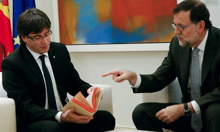 puigdemont-libro-rajoy-reuters.jpg