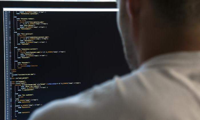 programador-ordenador-codigo-770-dreamstime.jpg