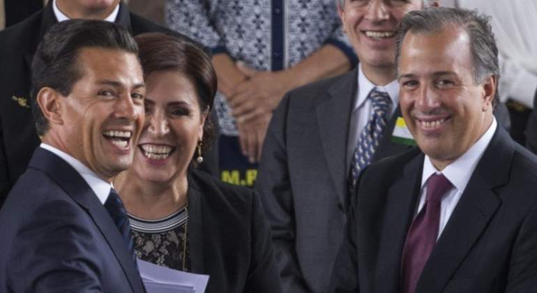 pena-nieto-meade-rosario-robles.jpg