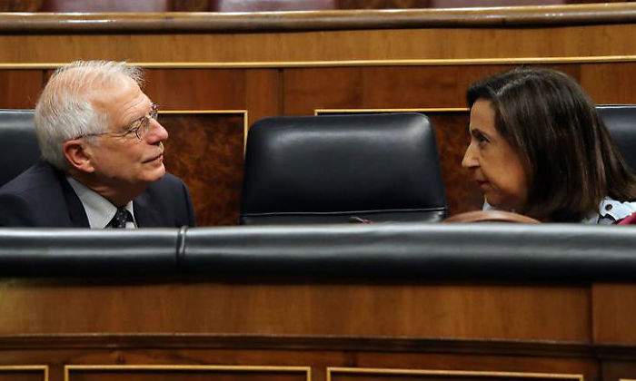 Borrell-y-Margarita-Robles-en-el-Congreso.