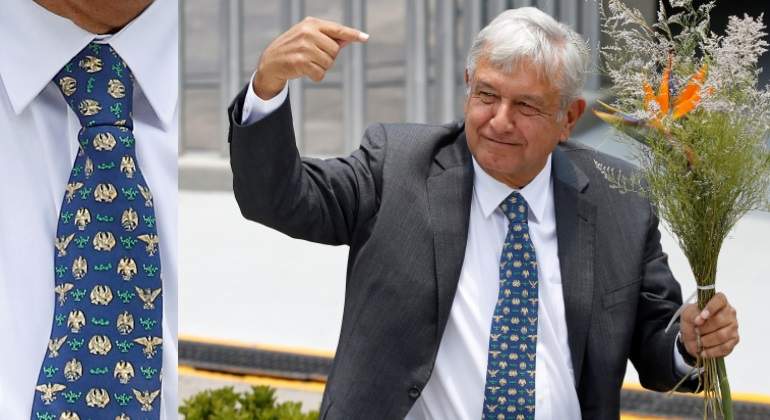 corbata-amlo-770.jpg