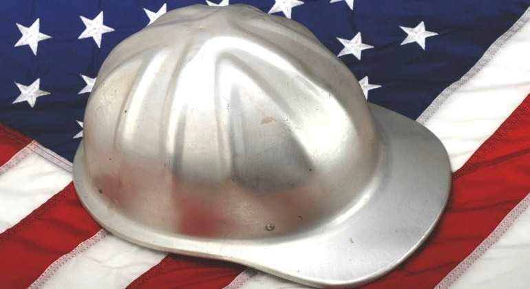 estados-unidos-bandera-casco-empleo-desempleo-dreamstime.jpg
