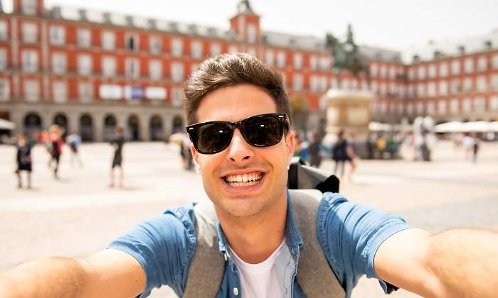 turista-plaza-mayor-madrid-dreamstime.jpg