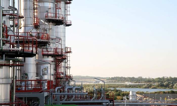 Iran-refineria.jpg