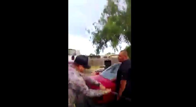 Presunto narco castiga por pérdida de droga #VIDEO Presunto narco castiga por pérdida de droga #VIDEO
