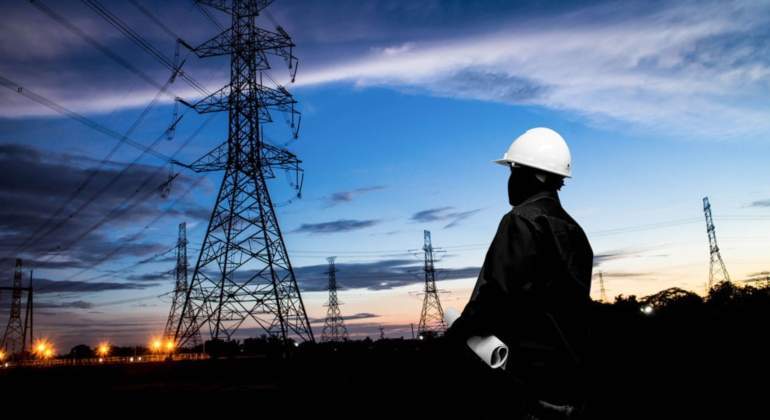 cfe-trabajadores-luz.jpg