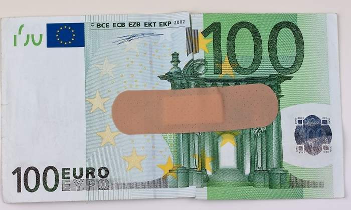 euro-tirita-billete.jpg