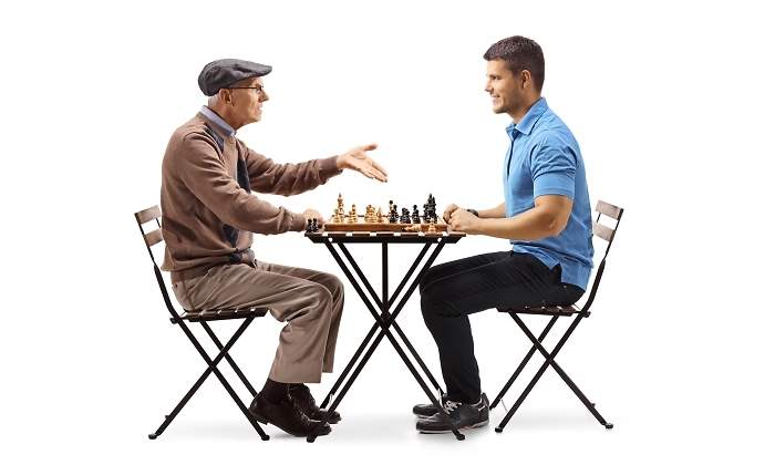 pensionista-joven-ajedrez-dreamstime.jpg