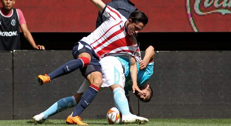 Guadalajara-deja-ir-el-triunfo-ante-el-Queretaro-previo-al-clasico-nacional--afp.jpg