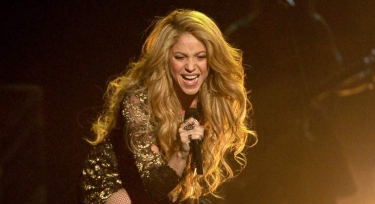 shakira-mexico-fan.jpg
