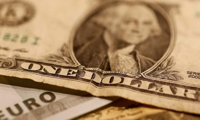 dolar-reuters.jpg