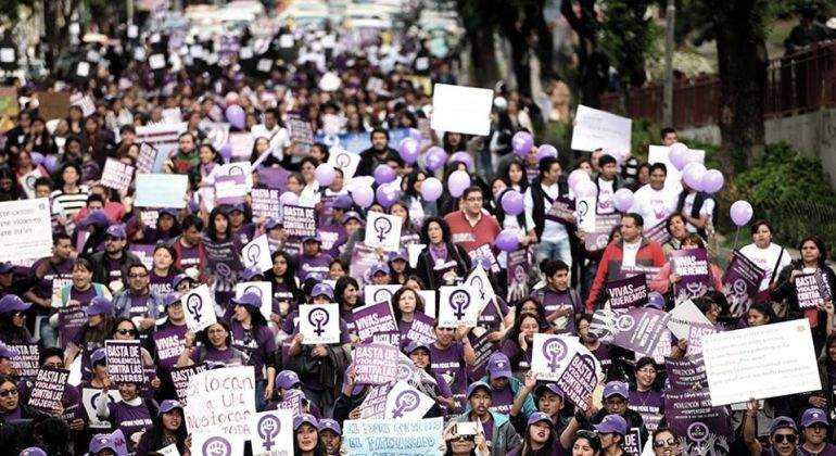 Paro-Nacional-de-Mujeres.jpg