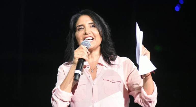 Alejandra-Barrales-Twitter.jpg