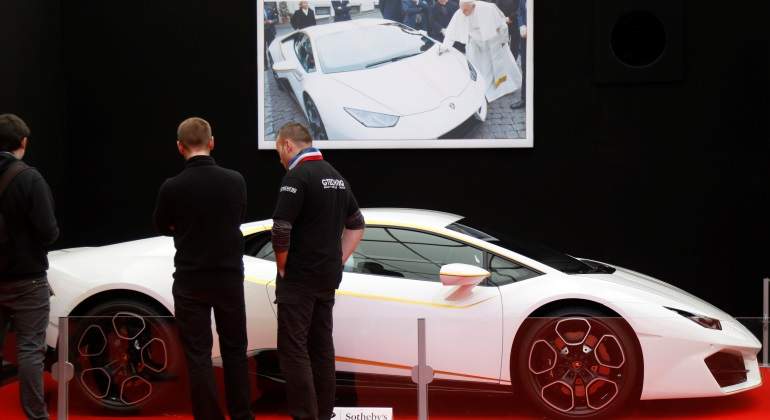 El Lamborghini del papa Francisco fue subastado en Mónaco