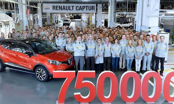 renault-captur-750mil.jpg