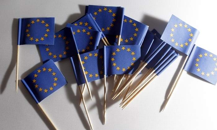UE-banderas-EFE.jpg